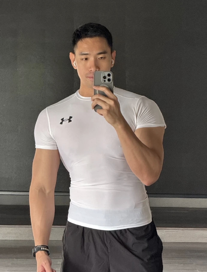 健身教练21你是想健身教练，你的肌肉为何如此发达？