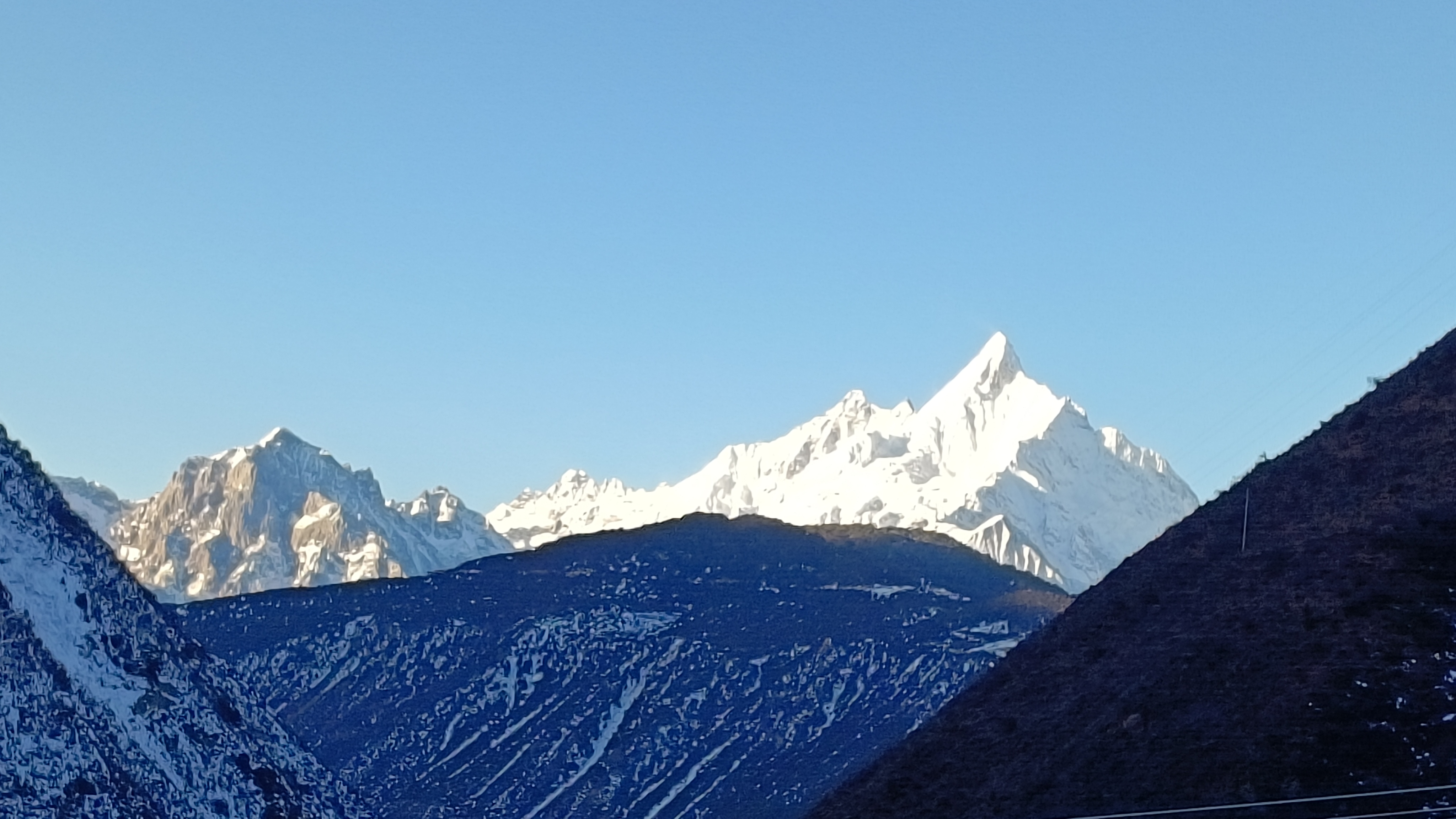 又白又大又圆的山峰叫什么又白又大又圆的山峰——自然之美的独特呈现
