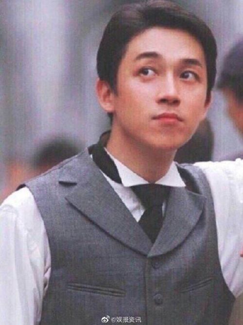 玉势与珠串的魅力，探索男男之间的撑开之美