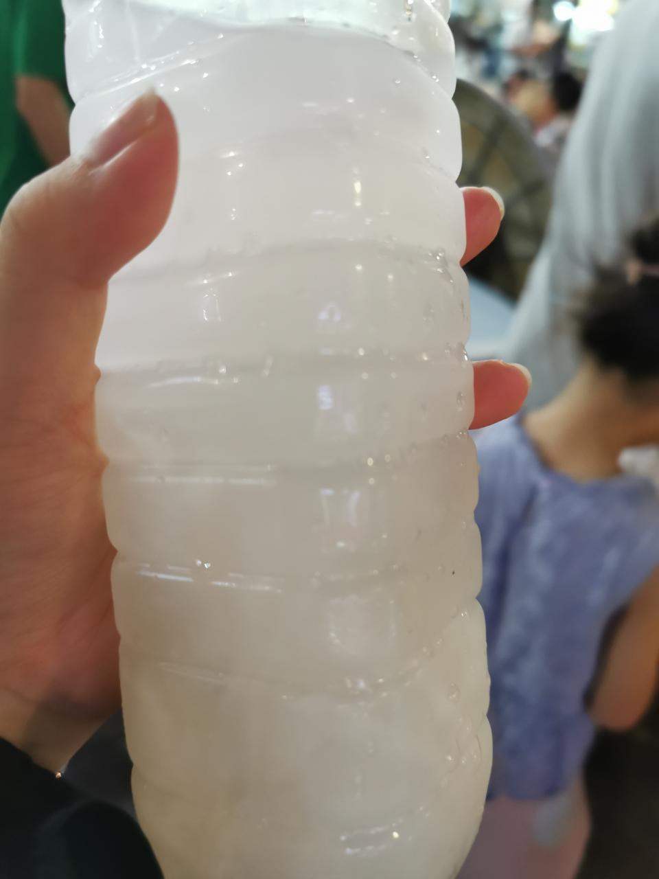 在车里疯狂的吃我奶全文阅读车内的疯狂，我奶的诱惑-第3张图片