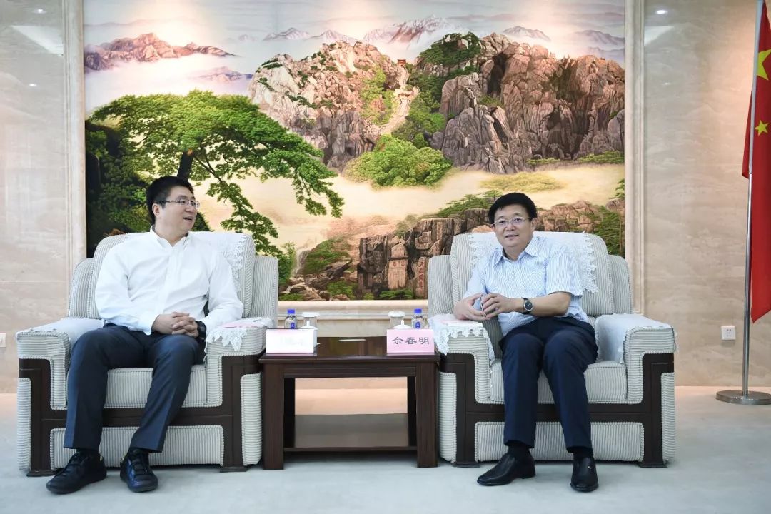 钟生明是顺丰公司副总吗钟生明，顺丰公司的副总风采-第2张图片