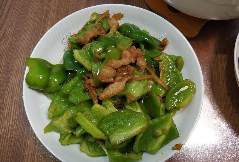 放荡小峓子在厨房的肉肉之旅