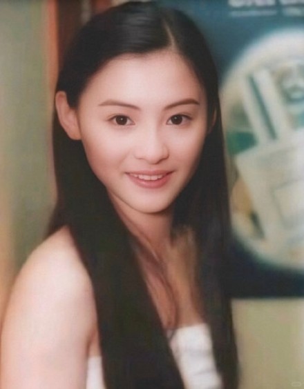 张柏芝不雅照全集张柏芝不雅照全集，网络谣言的危害与真相揭秘-第1张图片