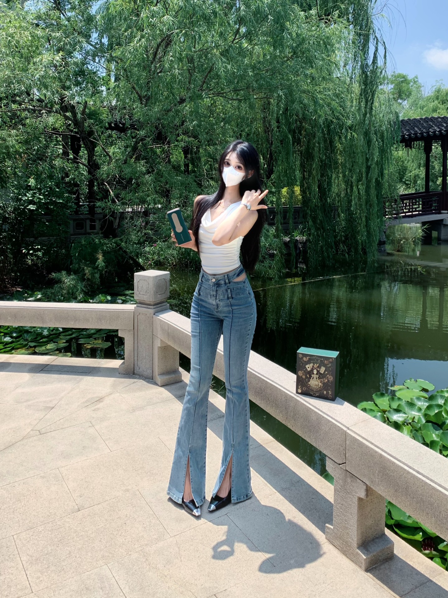 美女脱得一光二净的照片美女隐私的曝光，光洁无余的瞬间-第2张图片