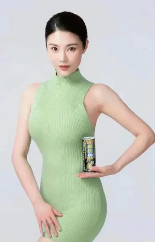 走光集——时尚背后的隐私挑战-第3张图片