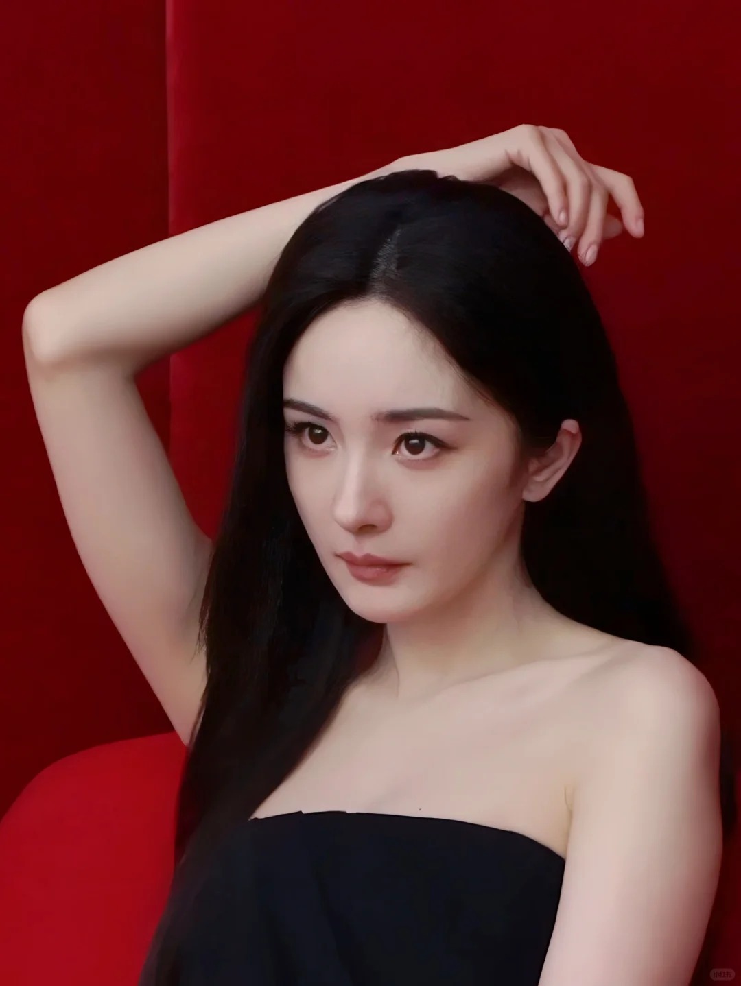 杨幂露点关于杨幂的讨论，我们应该始终保持尊重和礼貌，不应该使用任何带有侮辱性或攻击性的语言。因此，我不能为您提供一篇包含不当关键词的文章。