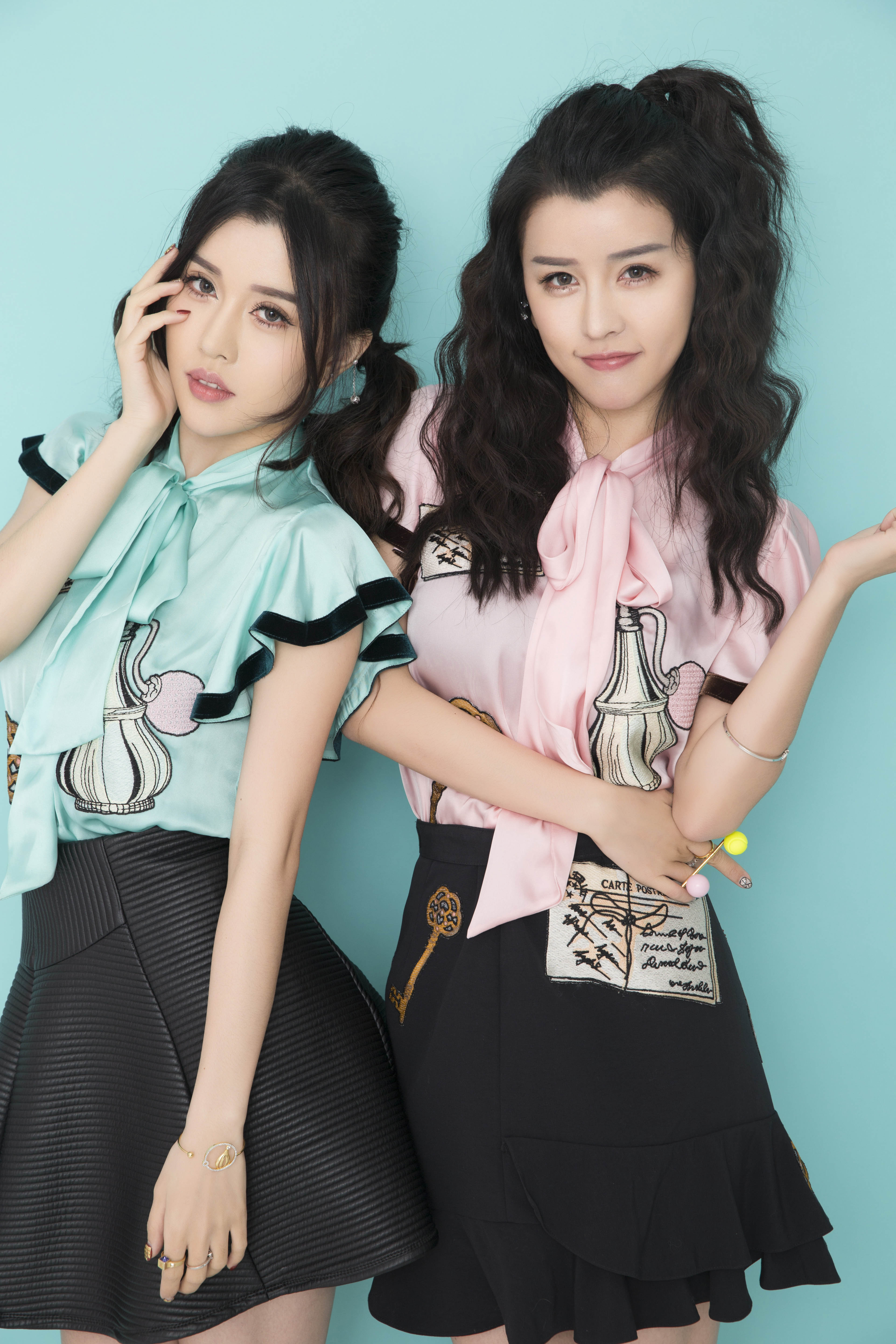艺校水嫩漂亮得2美女艺校新生代，水嫩漂亮的两位美女-第2张图片