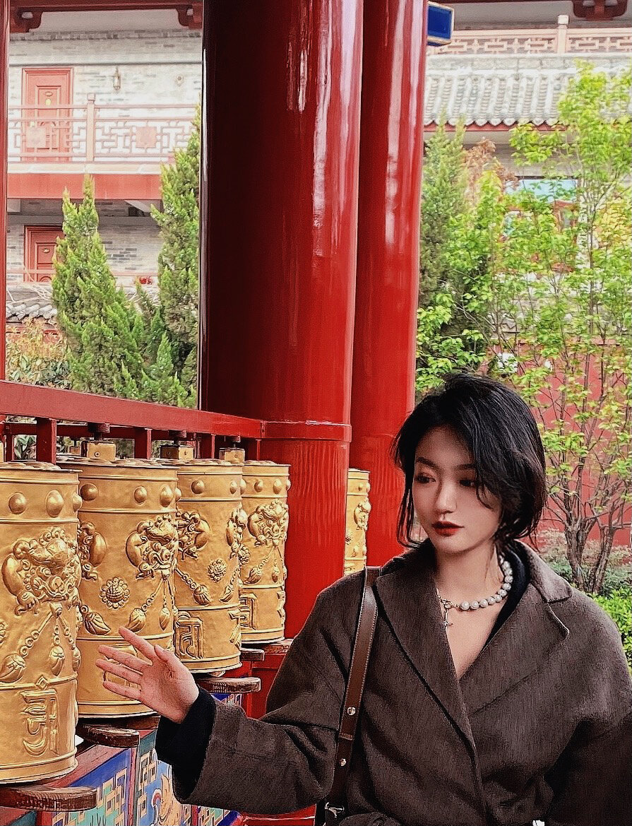 红色之魅，探索与www的多元关联-第2张图片