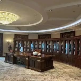 办公室老板揉我胸摸下边办公室中不当行为引发的思考-第2张图片