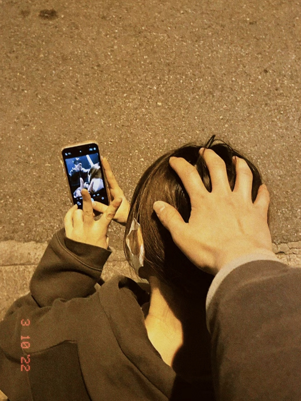 玩弄朋友娇妻呻吟交换电影电影交换与友谊的界限，玩弄朋友娇妻的呻吟
