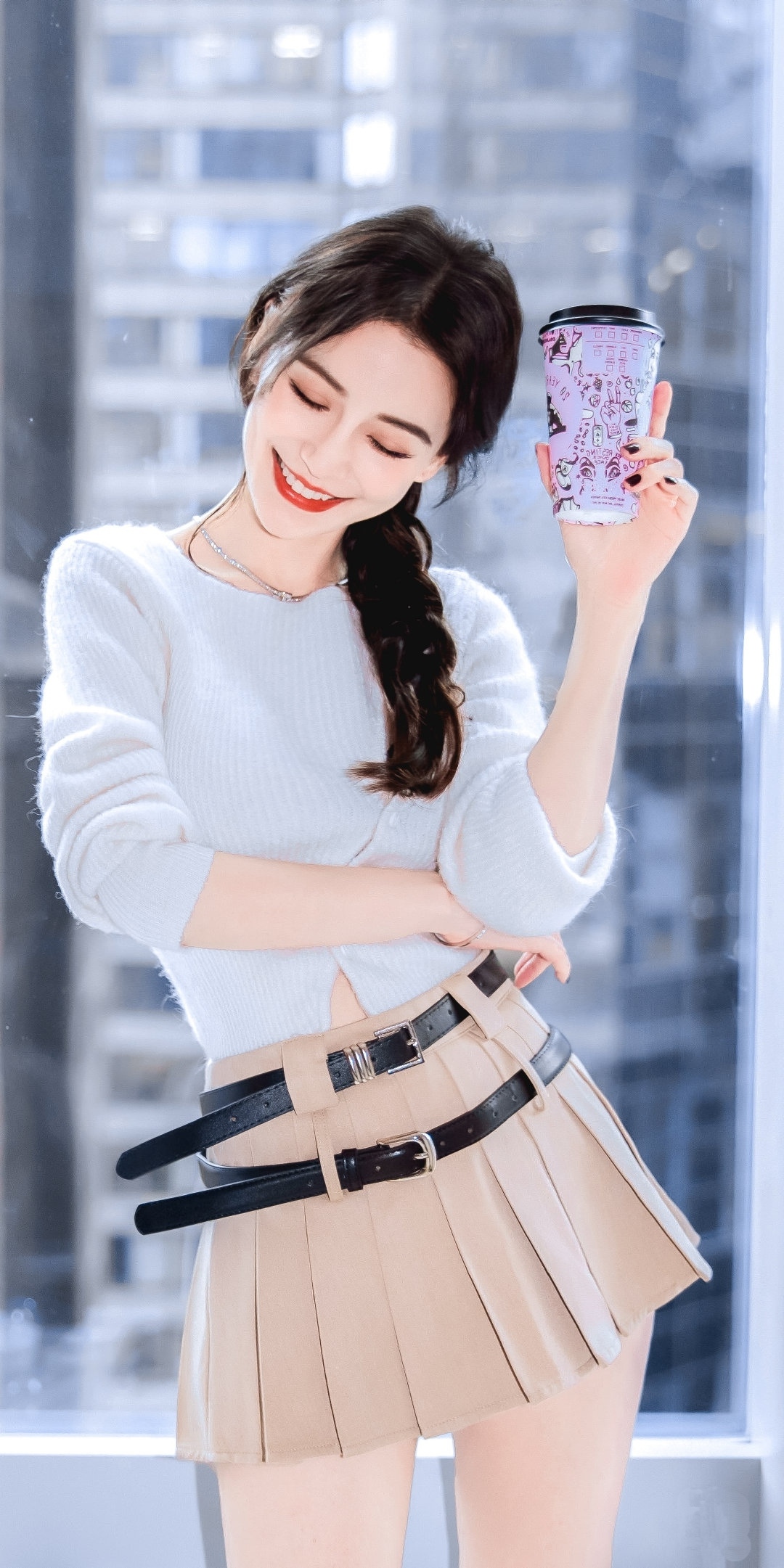艳妇雪白细嫩的艳妇艳妇之魅，雪白细嫩的美丽传奇-第3张图片