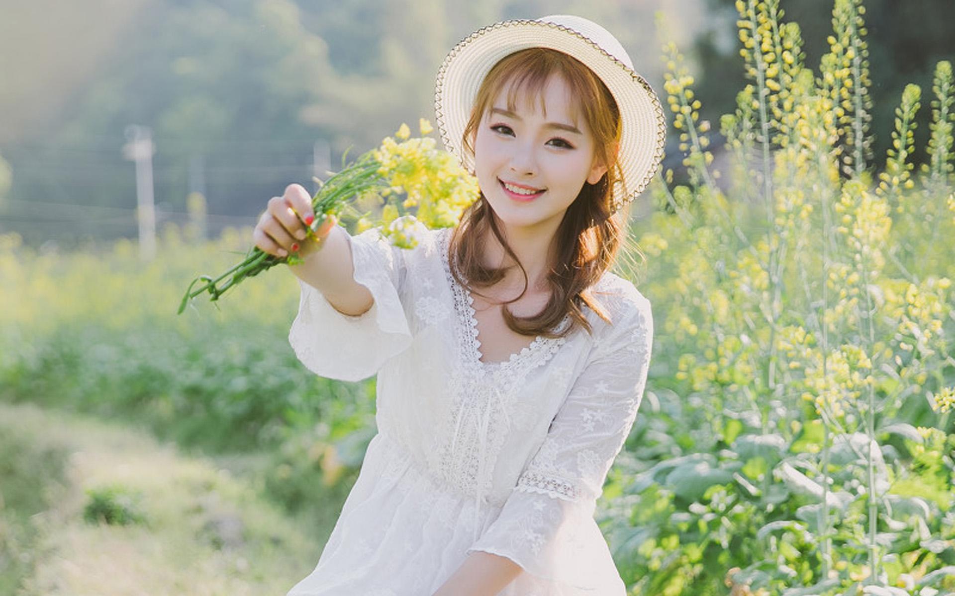 美女全屏高清壁纸图片美女全裸体无遮挡图片的探讨与思考-第2张图片