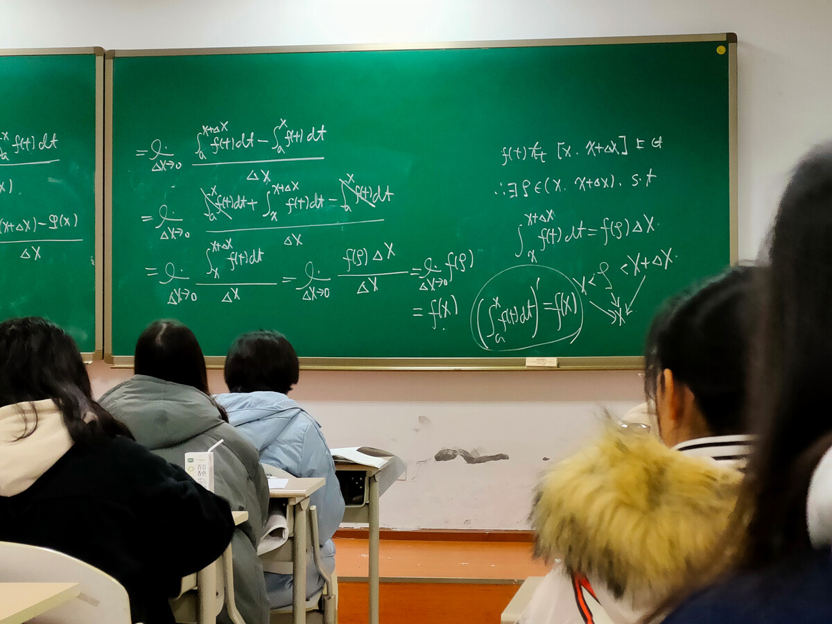 镇江高中生老师镇江高中老师Buya的在线教育之路