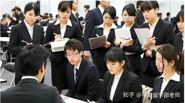 日本19岁上大学还是高中毕业呢知乎日本19岁，选择上大学还是继续高中之路-第2张图片