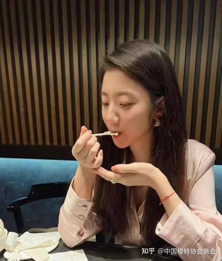 警察网记者张津瑜视频警察网记者张津瑜视频事件深度解析-第2张图片