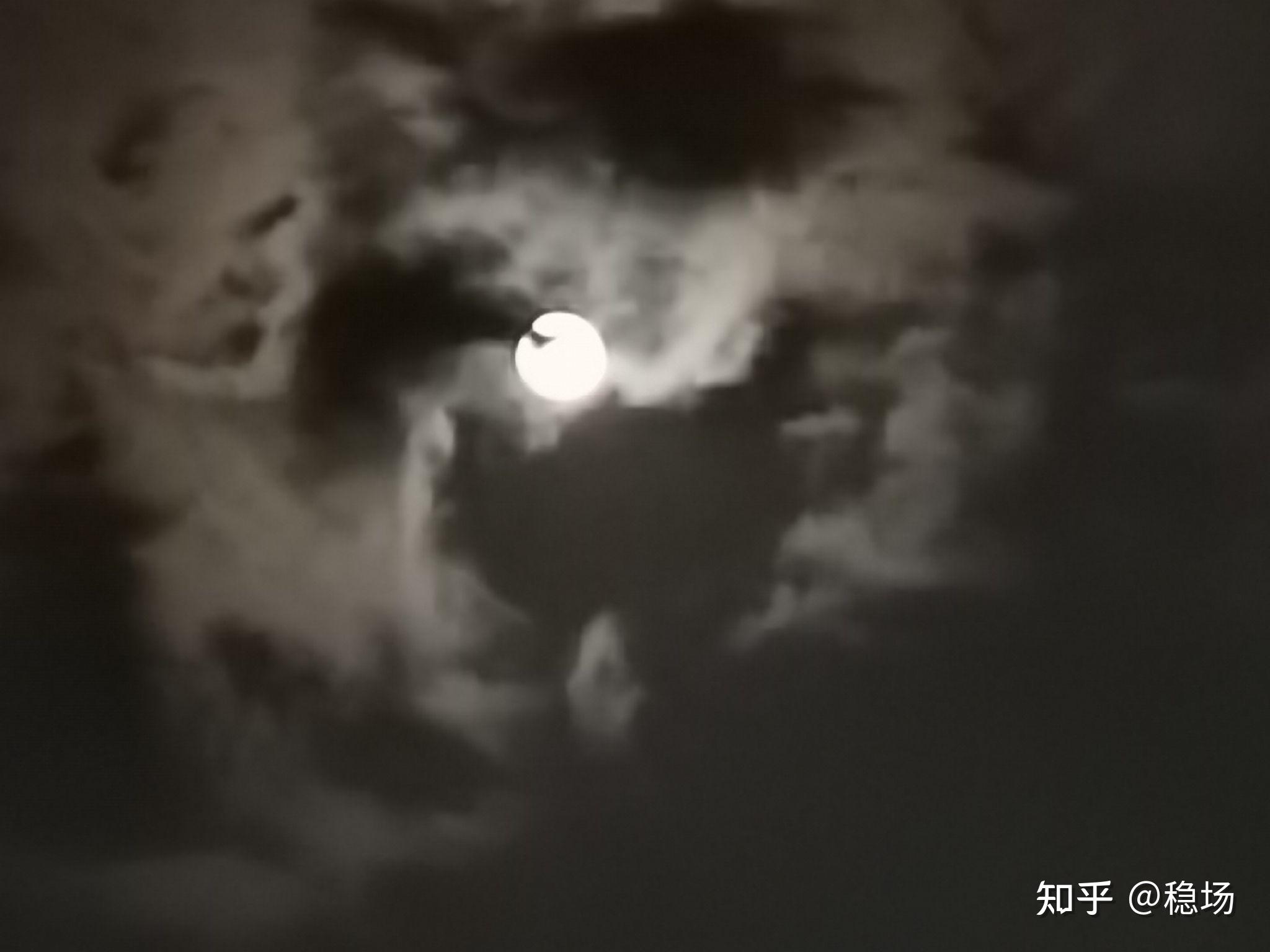 异地恋见面有多疯狂知乎异地恋见面时的疯狂瞬间——一场跨越距离的热烈狂欢-第2张图片