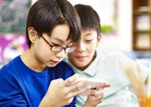 腾讯QQ官方免费下载，沟通的桥梁，生活的助手-第1张图片