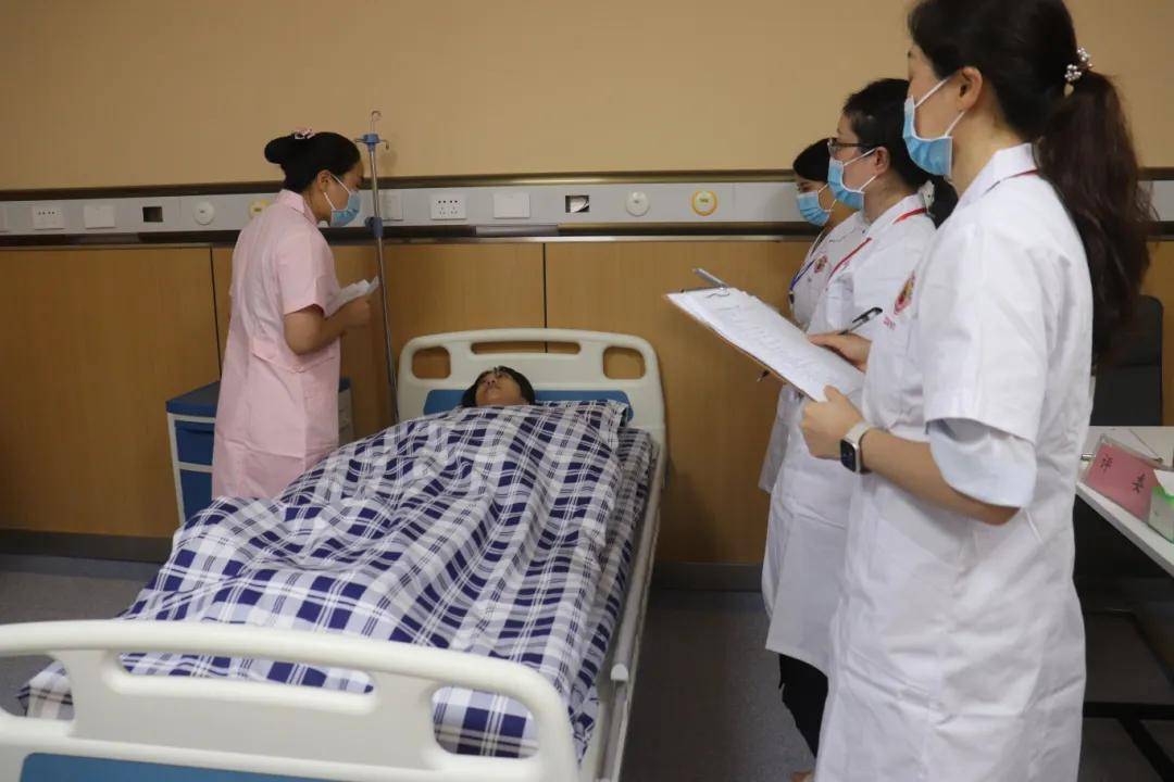 中国女性的爵士魅力——护士的独特风采-第2张图片