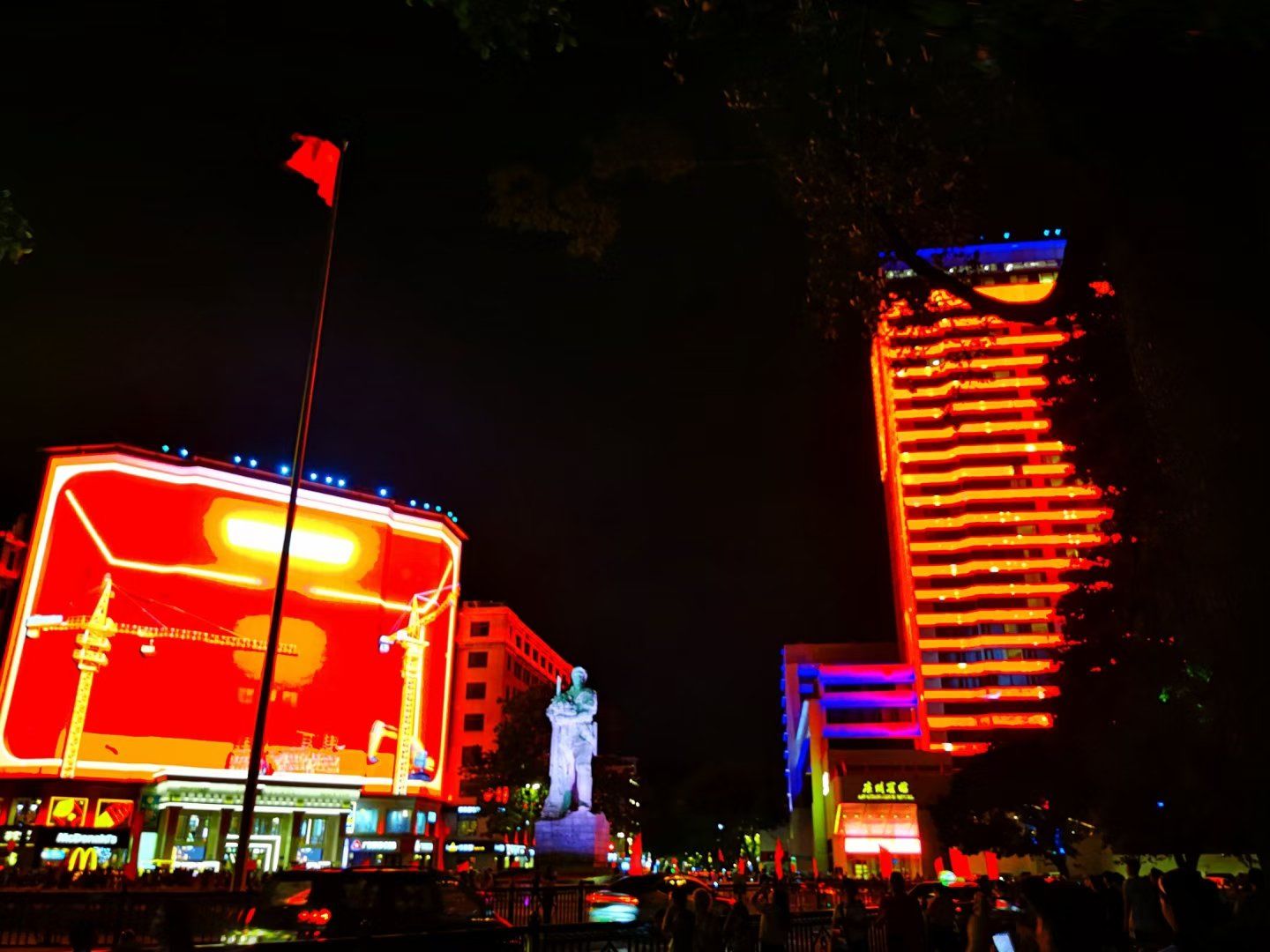 夜之城夜之城的璀璨与神秘-第1张图片