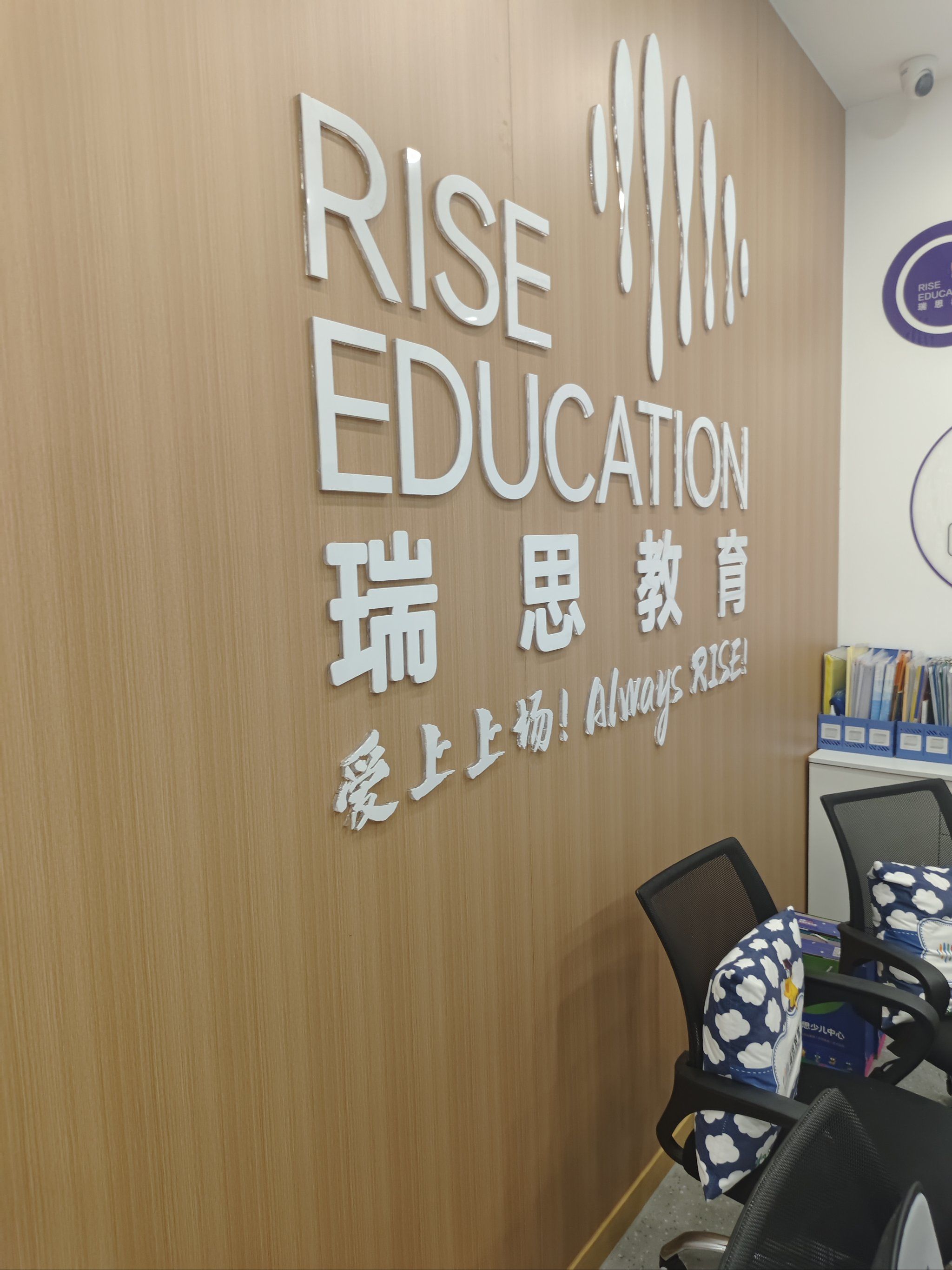 扑克游戏中的互动艺术，两人一上一下的互动体验-第2张图片