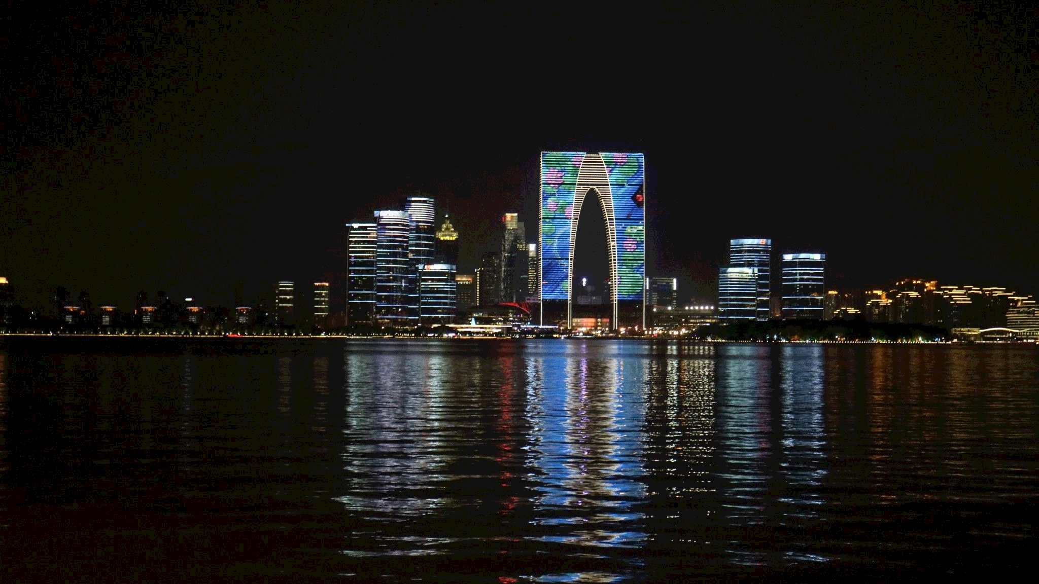 夜之城的传奇夜之城的繁华与静谧