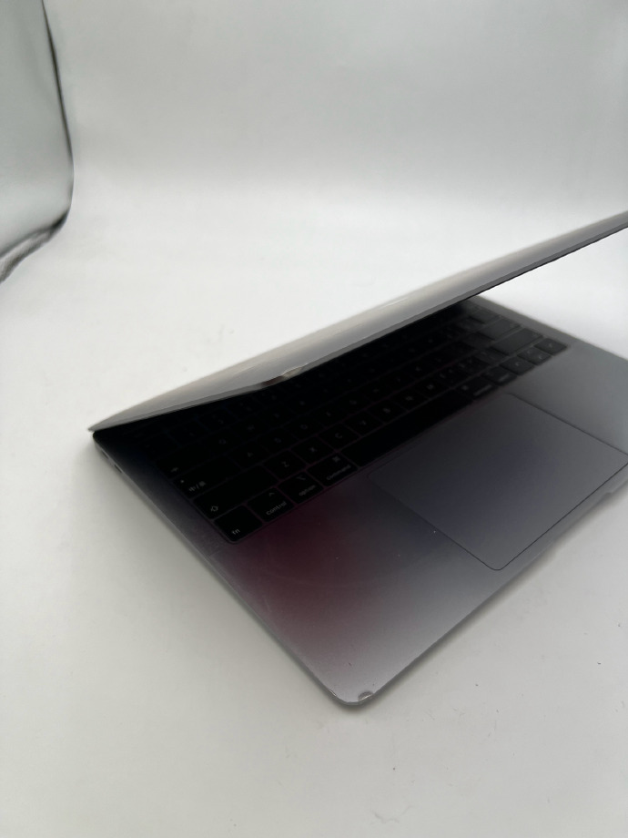 18-19岁大学生的必备神器，全新一代的MACBOOK AIR