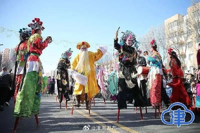 正在播放一区二区城市中的音乐与区域魅力，一区二区的独特风情-第2张图片