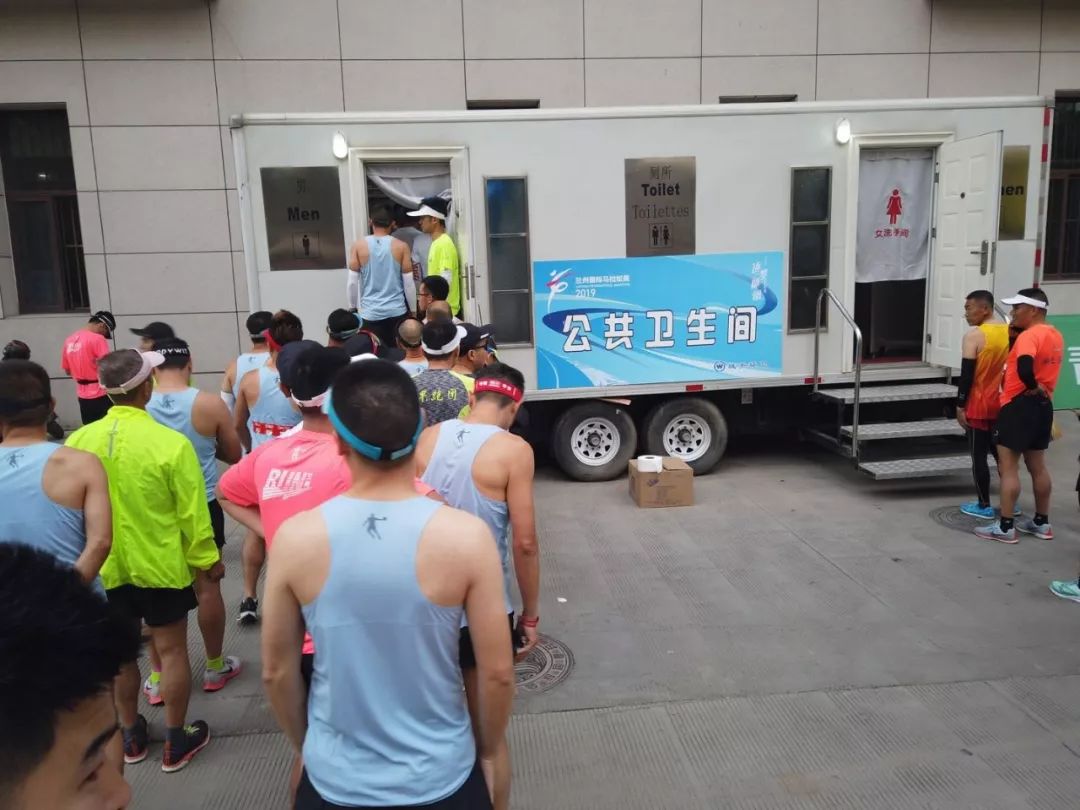 成绩与公共厕所，一个不恰当的类比