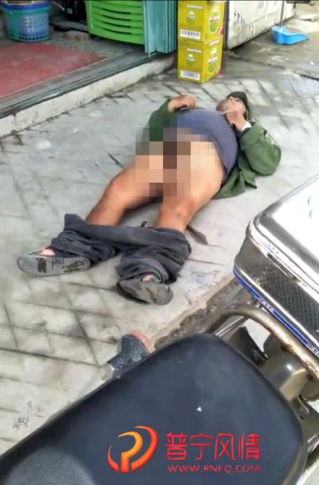 老人脱裤子叫老头玩什么老人脱裤子背后的故事——老头玩