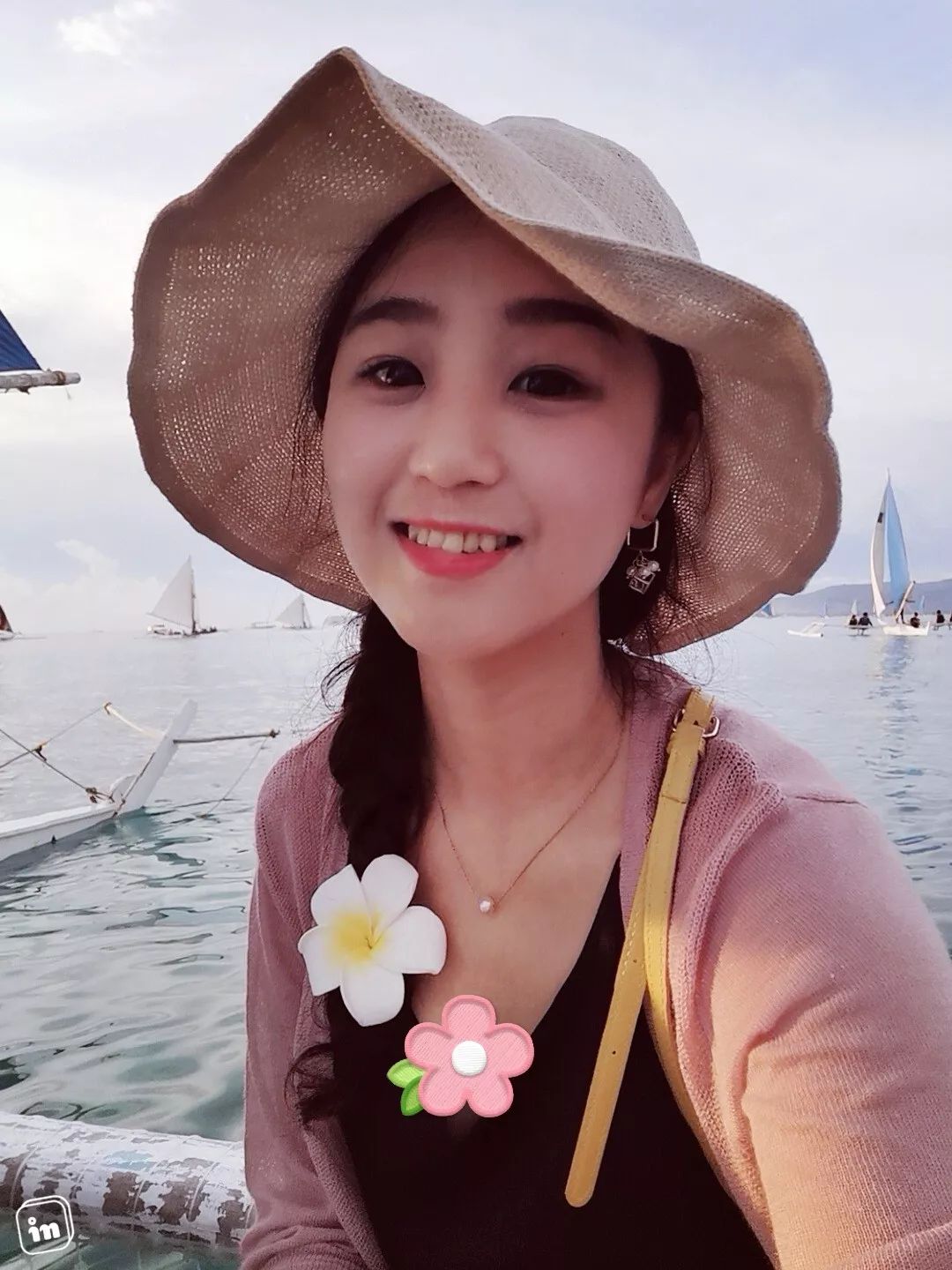 美女的咪咪露出来了时尚与隐私的界限——美女咪咪的意外展现-第2张图片