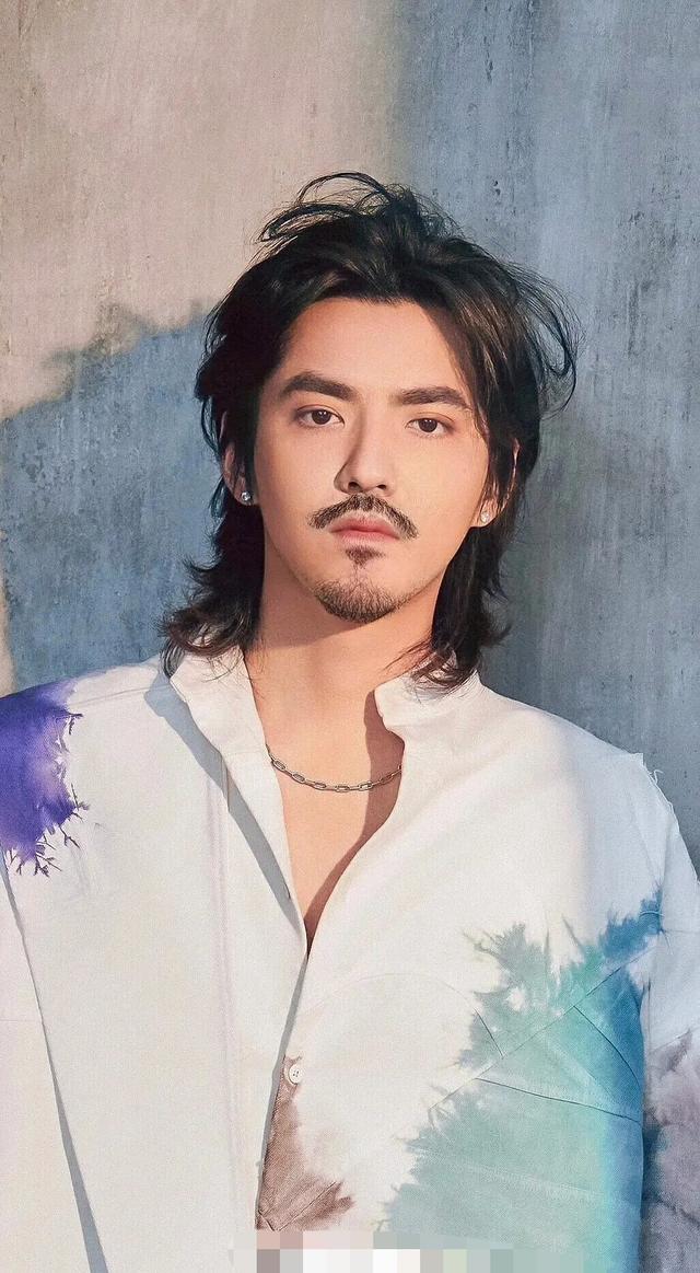 男男巨黄肉车文play文探索男男巨黄肉车文play的深度解析-第2张图片