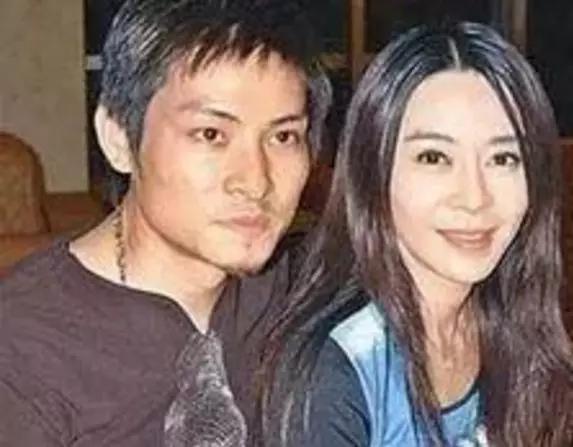 影帝做着做着进去了H影帝的意外转折，从荧幕到另一扇门-第3张图片
