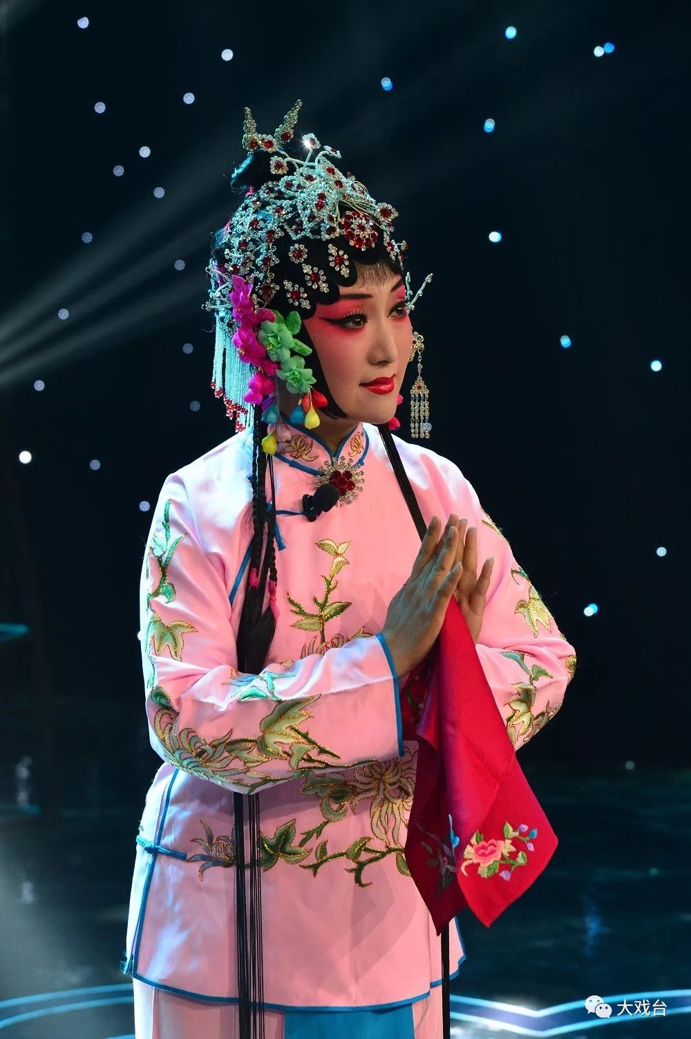 佟丽娅的蜕变之路，从一次十万的传闻到今日的辉煌
