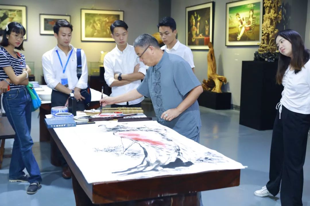 免费中国大的人文艺术，探索正道之美