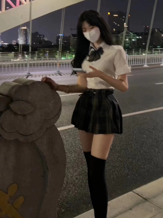 跨越文化界限的制服之美，中文、日韩、亚洲与欧美制服之比较-第1张图片
