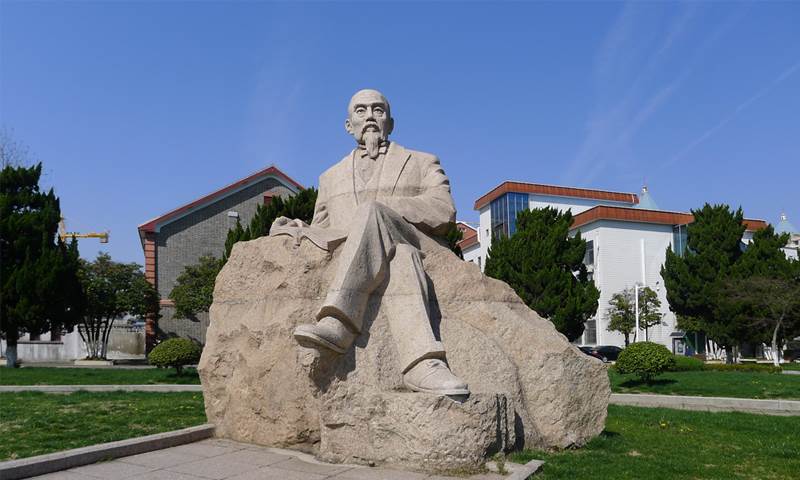 南通大学长椅南通大学长椅，校园的静谧角落与学子们的情感纽带