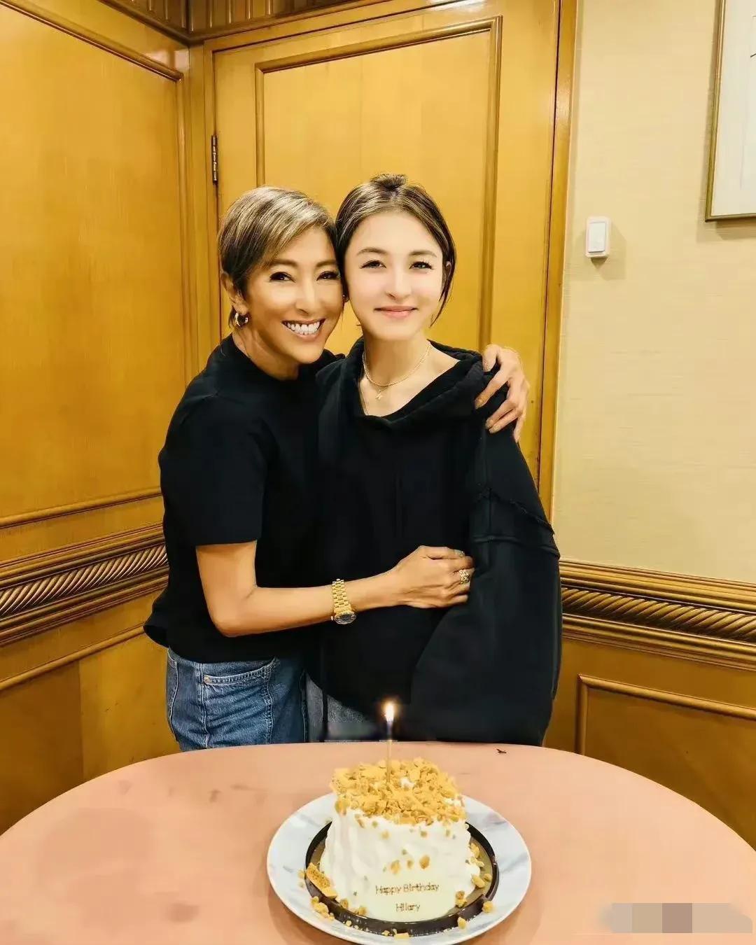 大叔看上女儿的闺蜜的演员叫什么来着揭秘大叔爱上女儿闺蜜的演员身份-第1张图片