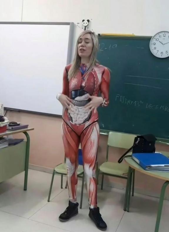生物课上的生动展示