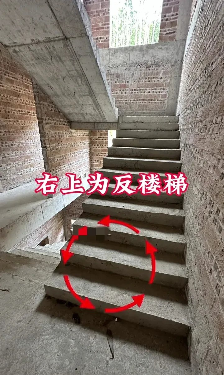 走楼梯每走一步就往上顶一下是什么病步步高升，走楼梯每走一步的向上之力