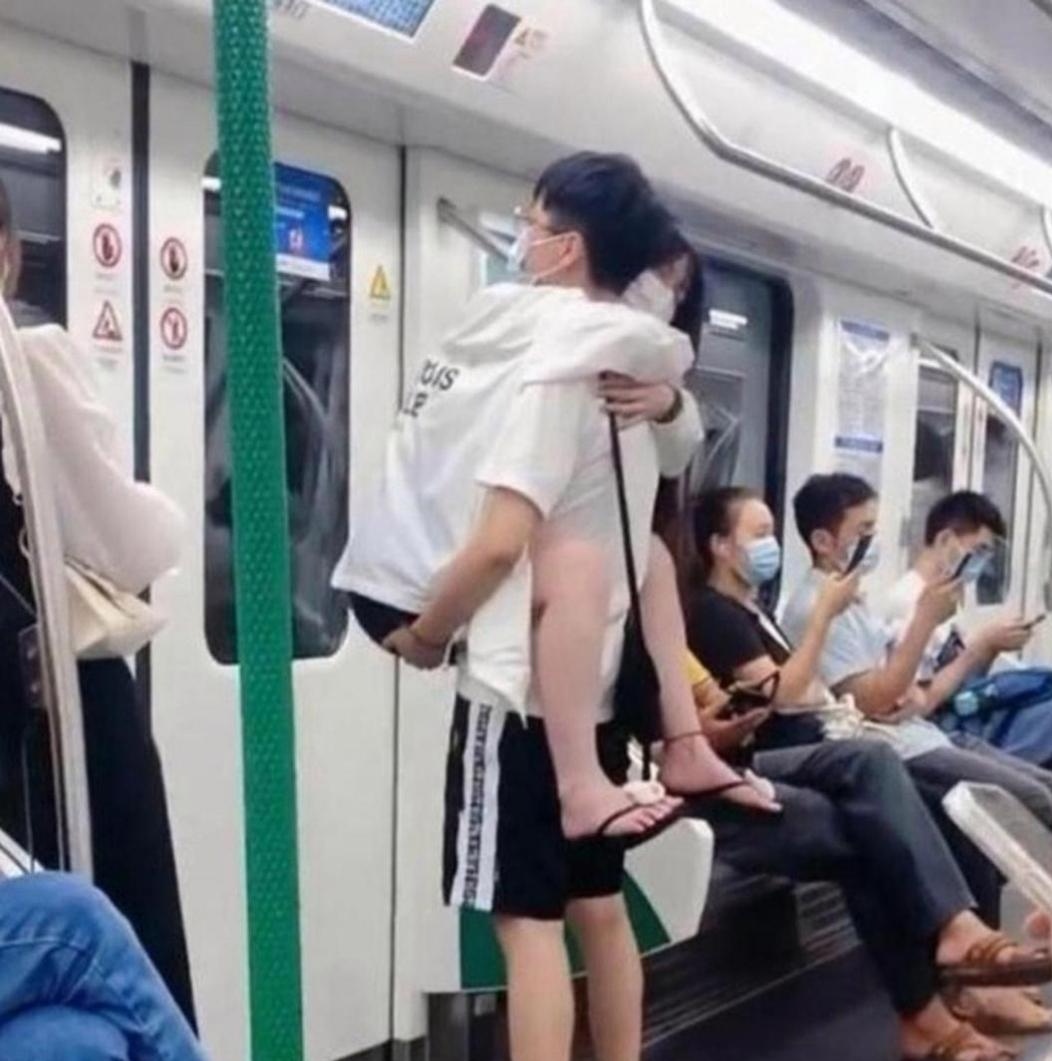 夫妻夜生活，情感交流的温馨时刻-第2张图片