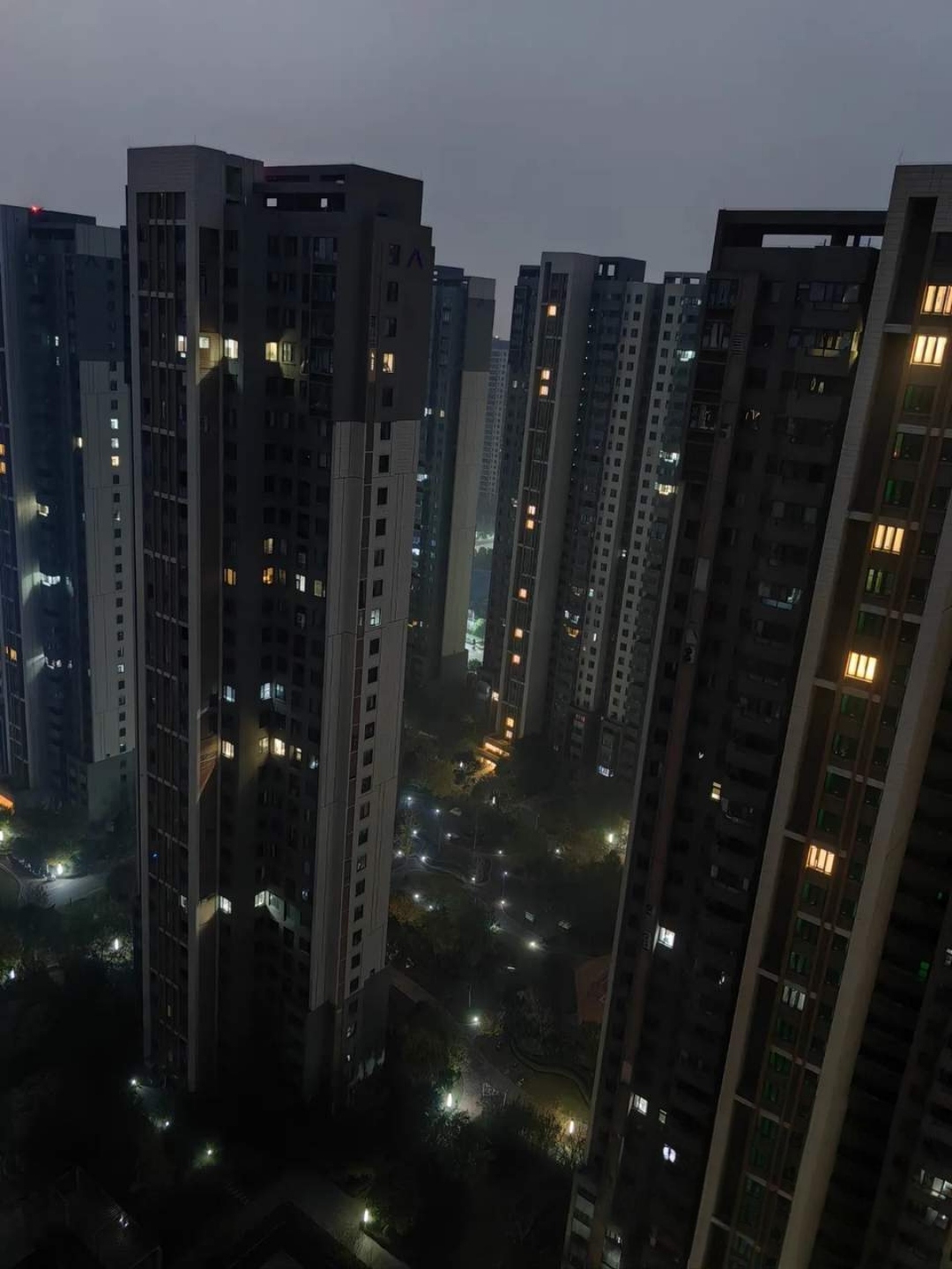 睡不着最想看的视频夜深人静，难以入眠——那些让人心驰神往的睡不着最想看的视频-第2张图片