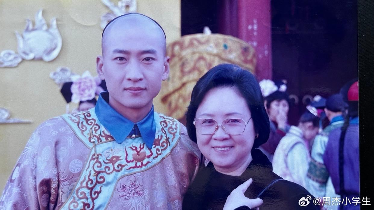 尔康与金锁肉的厨房传奇