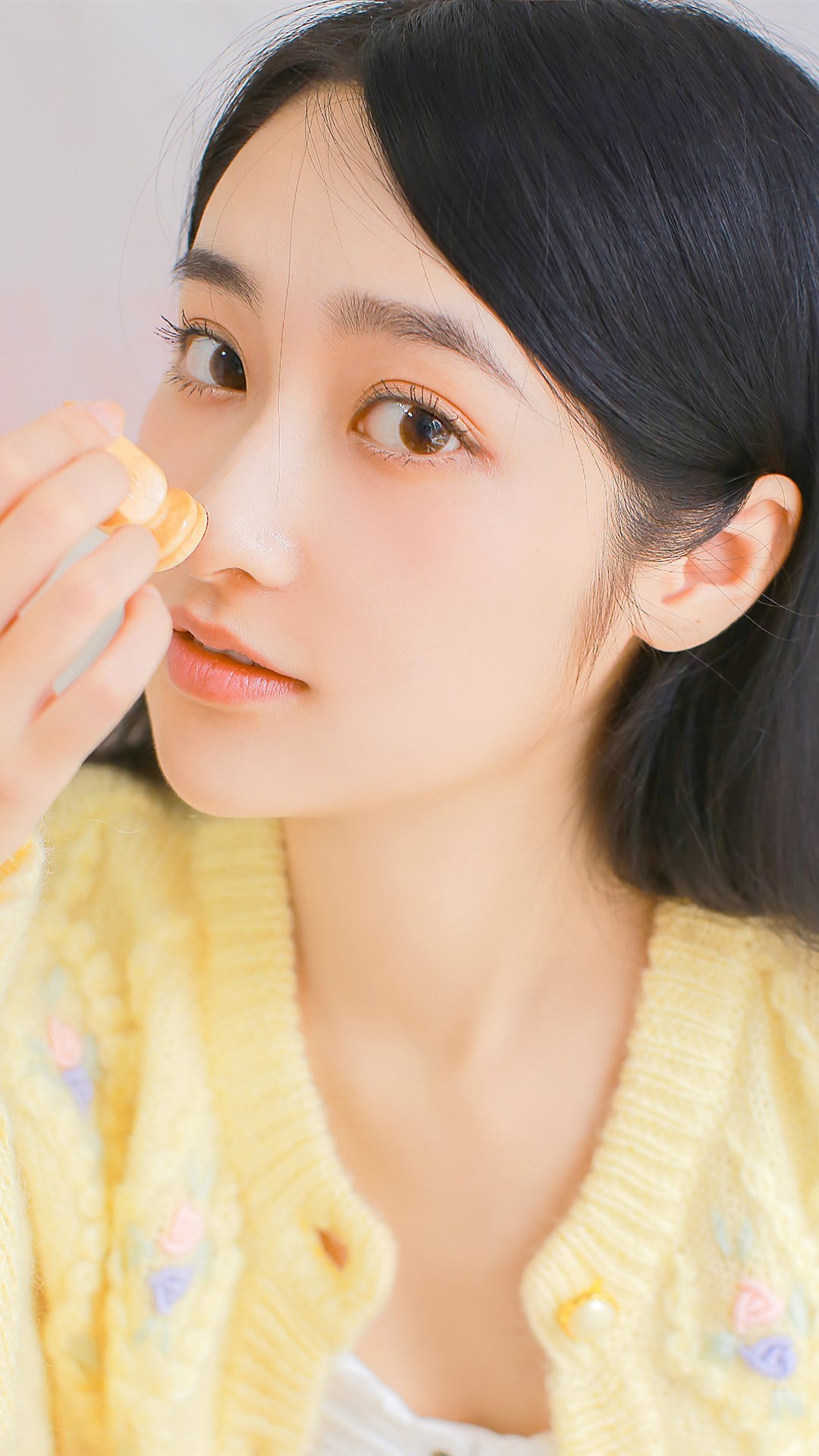 白嫩美女直冒白浆小说白嫩美女与神秘白浆的邂逅-第3张图片