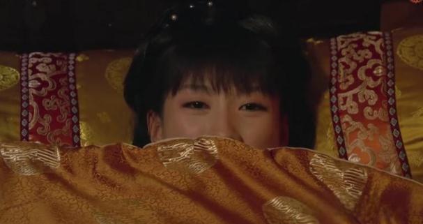 贱妾扒下脱裙子撅屁股迎作文贱妾的独特风采，脱裙撅臀的独特仪式-第3张图片