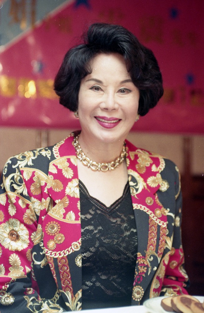 校长玩新婚女教师李丽华小说校长与新婚女教师李丽华的情缘小说-第3张图片