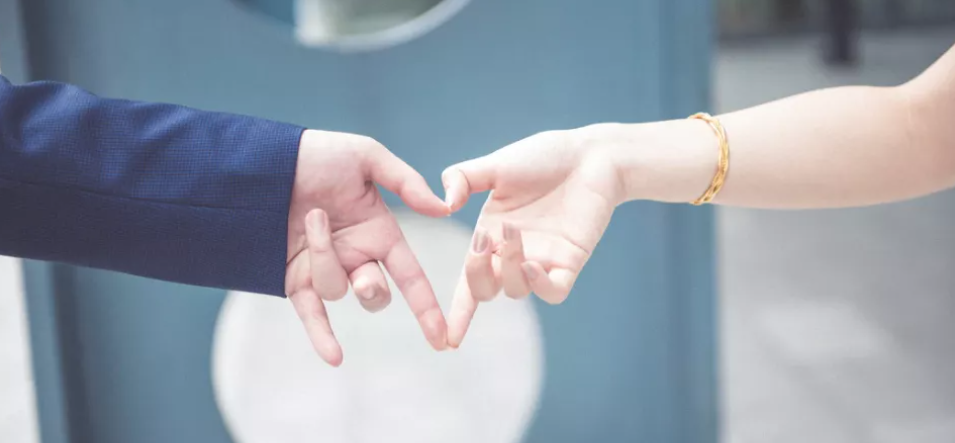 边吃奶一边做爰添奶头关于亲密行为中的特殊体验——边吃奶一边的独特情感与生理探索-第2张图片