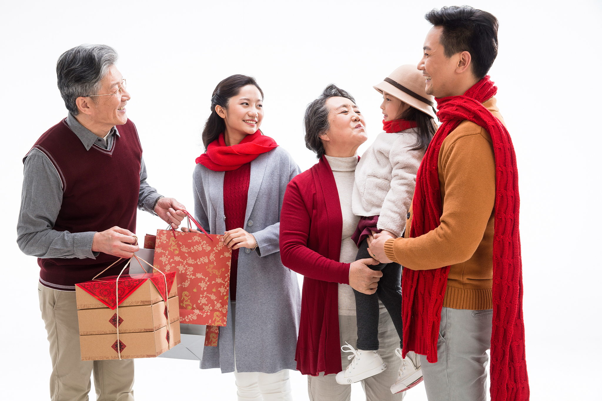 大团圆中的亲情盛宴——妈妈的温暖与我们的团聚-第1张图片
