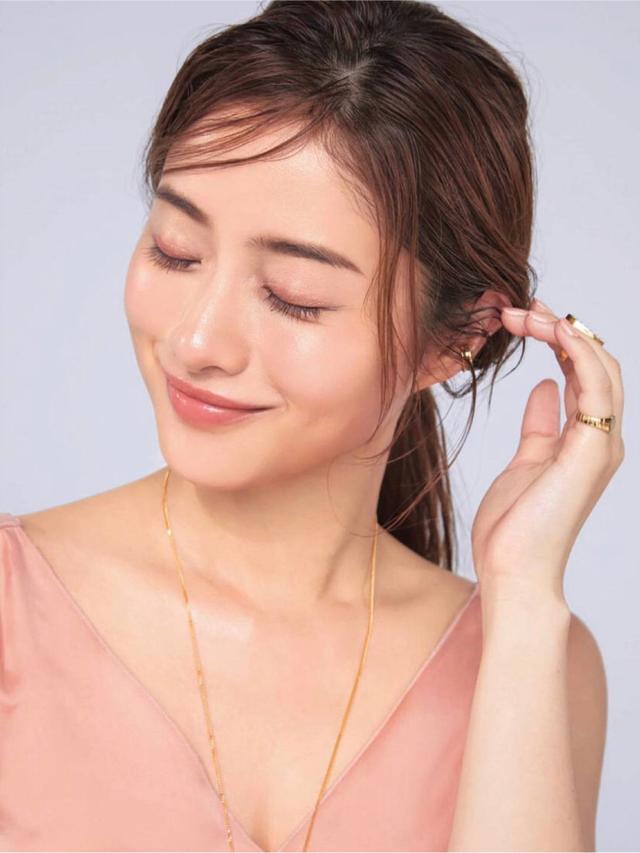 女子日系裸妆典范图女子日系裸妆，简约自然的美-第2张图片