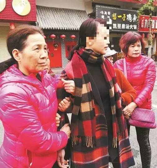 警惕非法软件——美女抠逼软件-第2张图片
