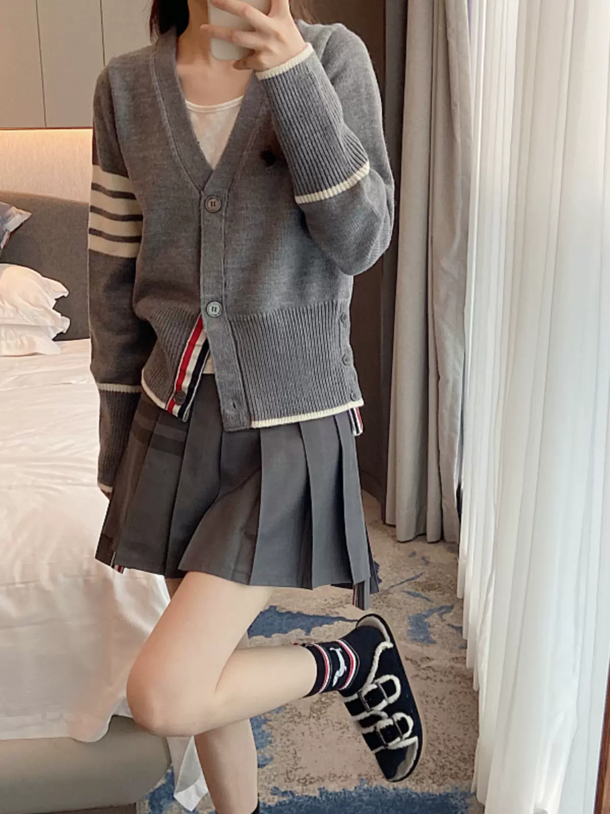 少女开衫少女与女包，时尚的魅力与自我表达